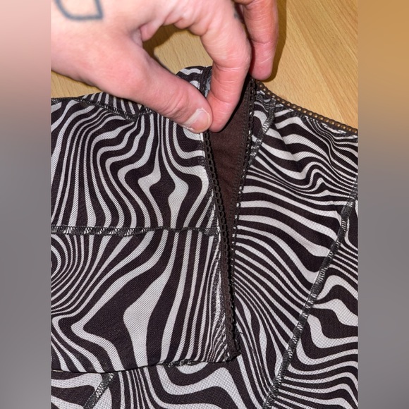 COPY - Y2K brown and beige mesh mini skirt ! 🤩🤎🖤🤎✨ (new without tags!) - Picture 7 of 10